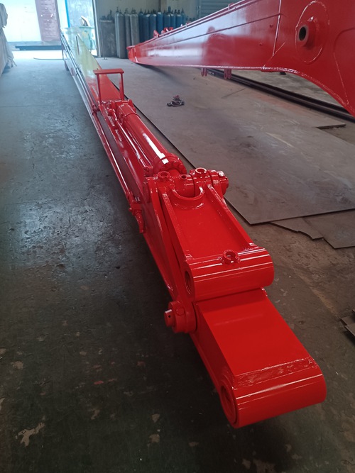 挖掘機(jī)加長(zhǎng)臂改裝