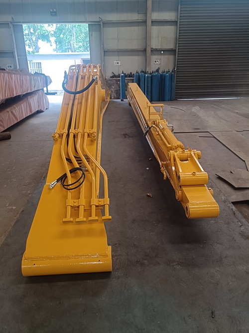 挖掘機(jī)加長臂改裝廠